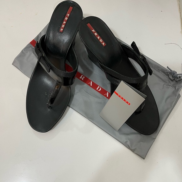 Authentic PRADA. Size 9 or European 40. Black patent leather. - Picture 10 of 12